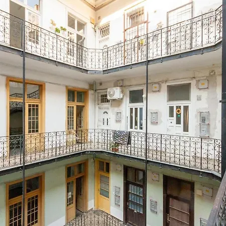 Cozy Gallery Loft In Garam Street By Nw