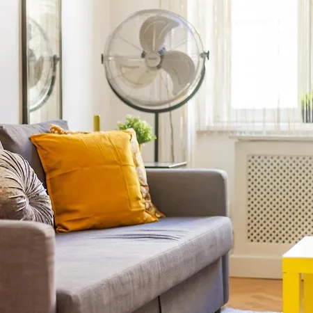 Cozy Gallery Loft In Garam Street By Nw Apartment Budapest